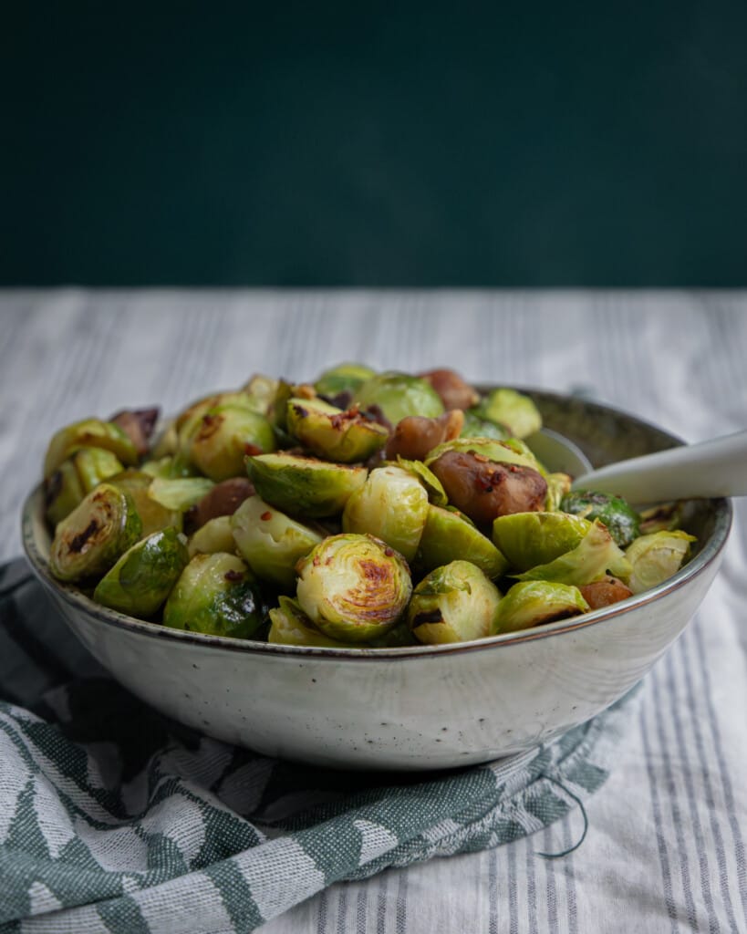 Spruitjes met kastanjes en knoflook