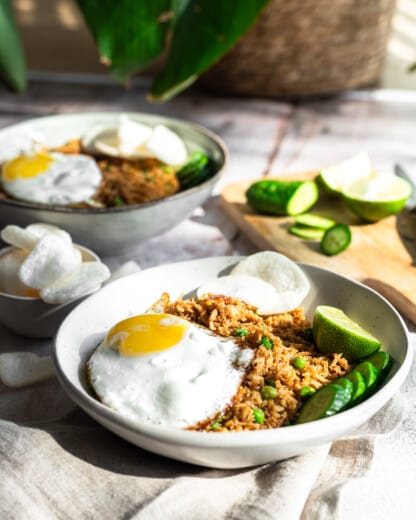 Nasi goreng met bloemkoolrijst en erwtjes 1 Nasi goreng met bloemkool