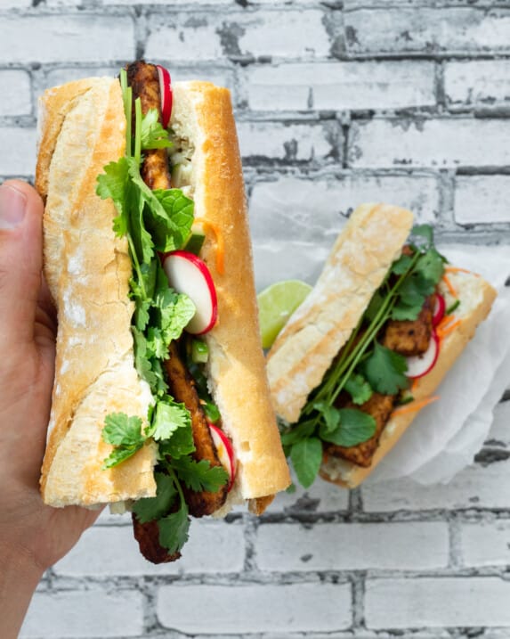 Tempeh banh mi mijn vegan versie van de klassieker Em's Real Food