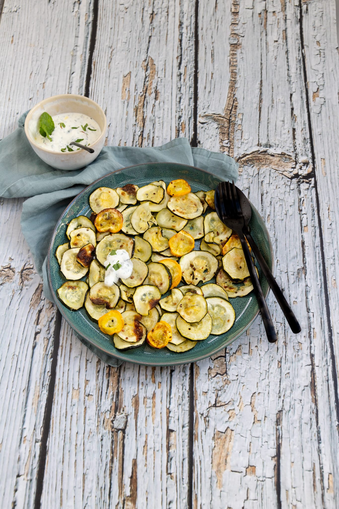 Courgette uit de oven met yoghurtsaus Em's Real Food