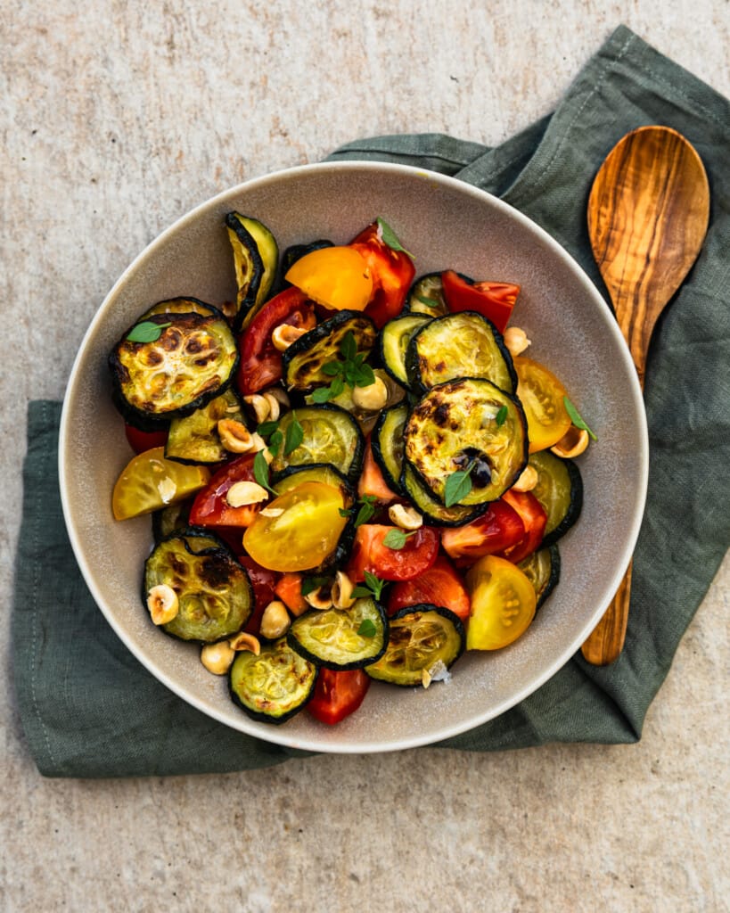 Salade van courgette en tomaat 2 Salade met courgette en tomaat